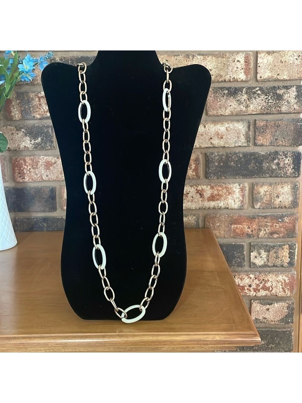 Banana Republic Cream Enamel and Gold Tone Open Link Necklace